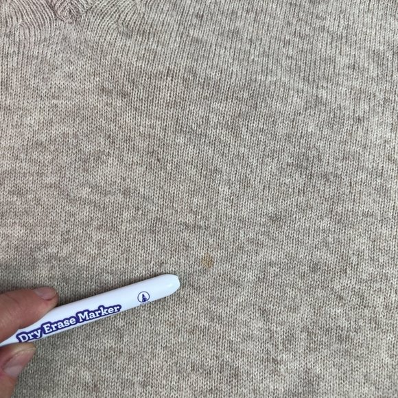 VTG L.L. Bean 100% Lambswool V-Neck Sweater size Medium Beige Made in Scotland - Picture 6 of 13